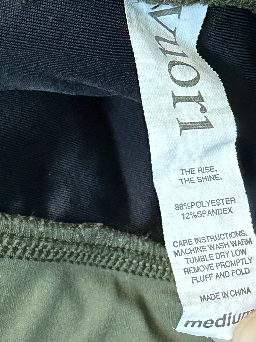 Vuori Shorts Womens M Olive Green Running Trail Gym Shorts Lined Zip Pocket - Picture 7 of 8